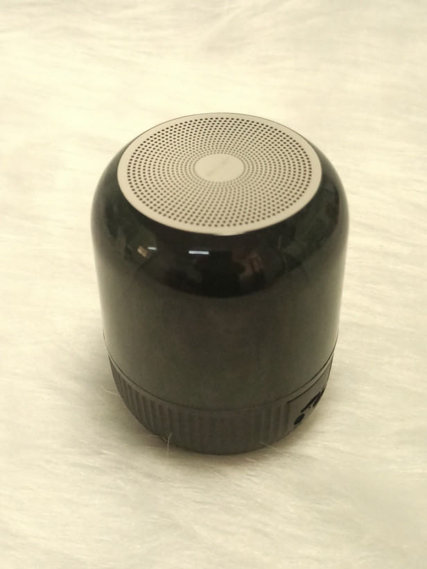 اسپیکر بلوتوثی قابل حمل RGB لنیس مدل S215 برند LENYES